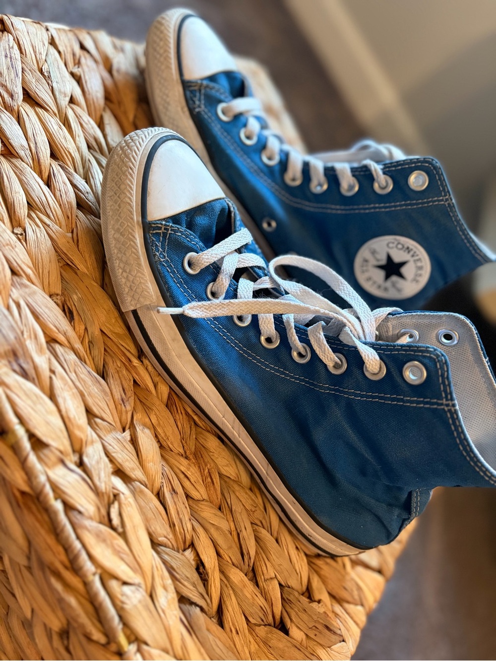 Converse All Star Unisex High Top Chuck Taylor Sneakers in Blue - Picture 5 of 8